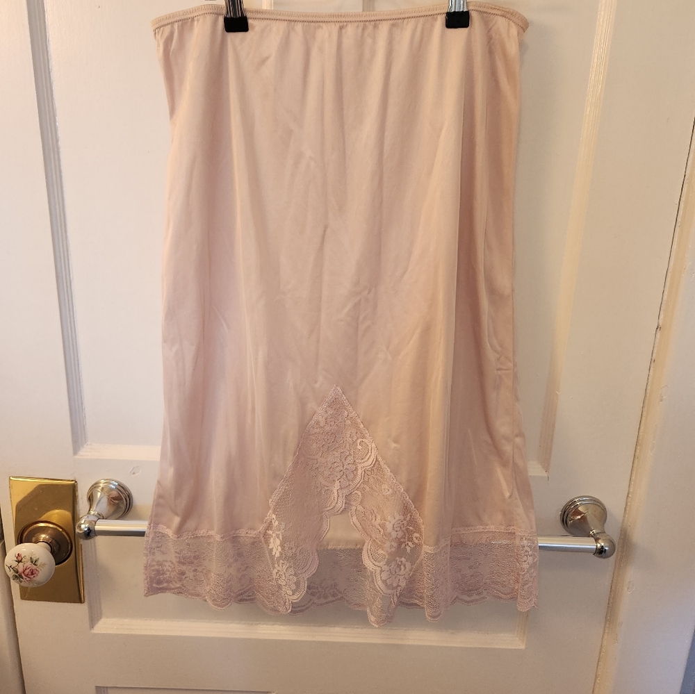💜Lavender Vintage Half Slip💜